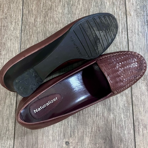 Naturalizer demure Brown Leather Loafers boardroom chic with Woven Design 7 - Picture 6 of 7